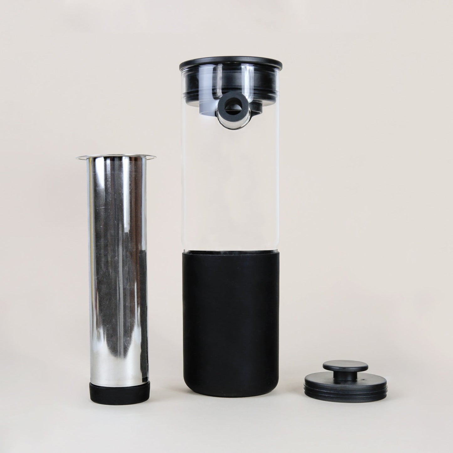 https://www.firebellytea.com/cdn/shop/products/iced-tea-pitcher-with-infuser-872872.jpg?v=1680128353&width=1445